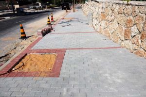 המדרכה החדשה ברחוב הרצוג בבית שמש לאחר השיפוץ