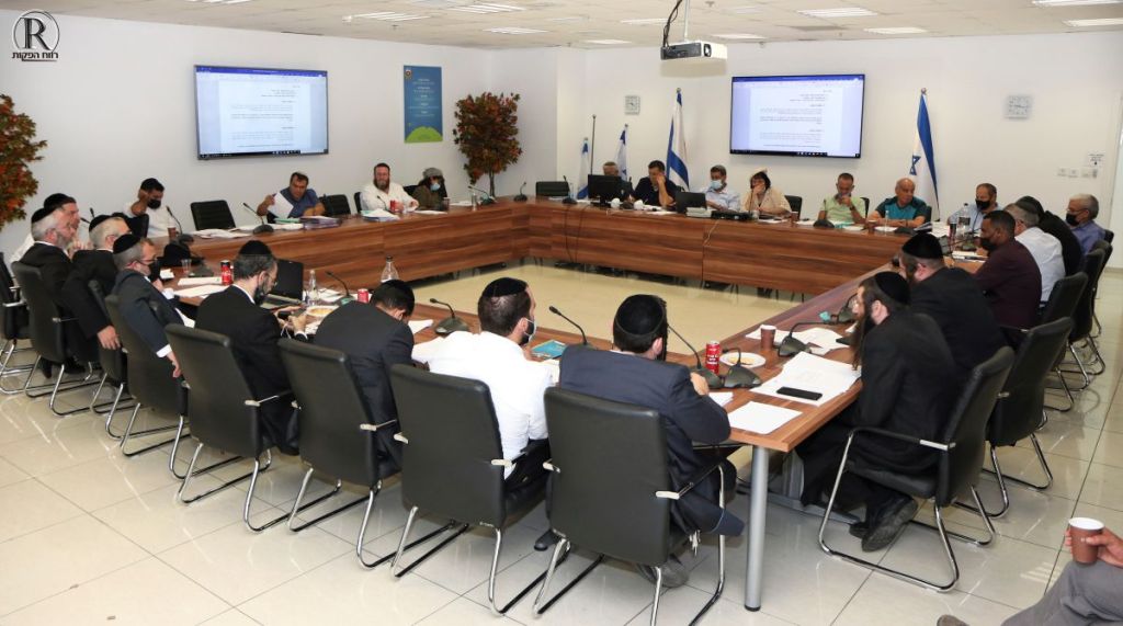 חברי מועצת העיר בית שמש בישיבת המליאה